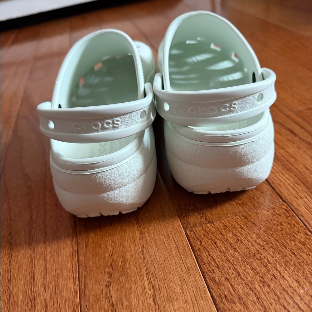 Platform Crocs - Picture 3 of 5